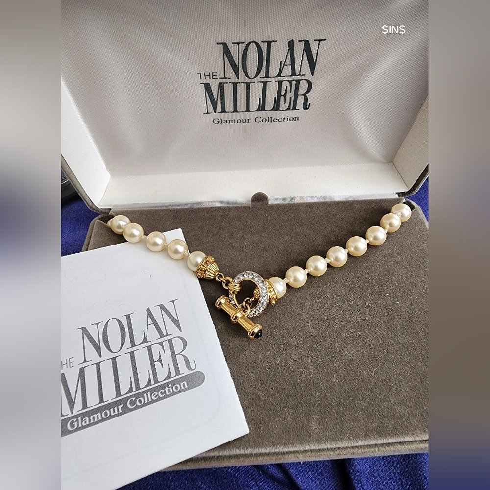 Nolan Miller Glamour Veneto Collection Pearl Necklace